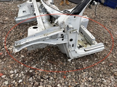 Volvo xc40 чверть ліва перед лонжерон ліва передня фото №1