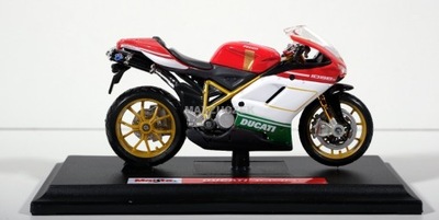 Motocykl Ducati 1098S z podstawką