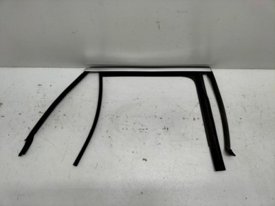 Прокладка стекло дверь задняя правый хром vw t-roc 2ga 17- фото №1