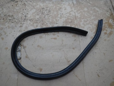 USZCZELKA PODSZYBIA AUDI A1 6R0823723A