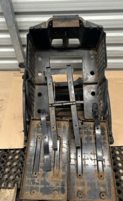 Коробка основание аккумуляторов daf cf xf 106 1924834 фото №1