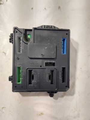 Модуль блок керування bcm x95 renault scenic iii eu фото №1