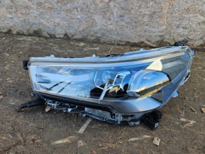 Toyota hilux viii lift full led лампа левая перед передняя 2019- фото №1