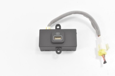 Панель роз'єм port usb 3 ряд 96125-p2600 kia sorento iv mq4 2020- фото №1