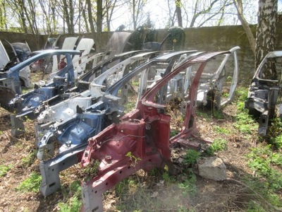 Auris ii чверть передня права різні кольори фото №1