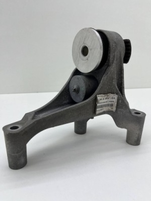 Bmw f45 f49 f60 подушка кронштейн двигателя 6859794 фото №1