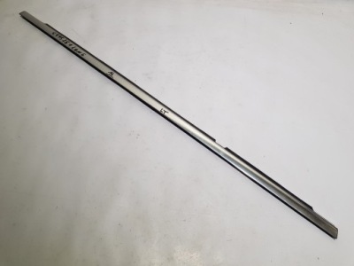 Молдинг дверь левая задний  уплотнитель хром mercedes w251 long фото №1