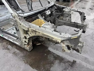 Четверть лонжерон правый перед bmw 5 e60 e61 фото №1