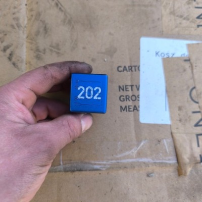 Реле 202 8a0 951 253/ 8a0951253 фото №1