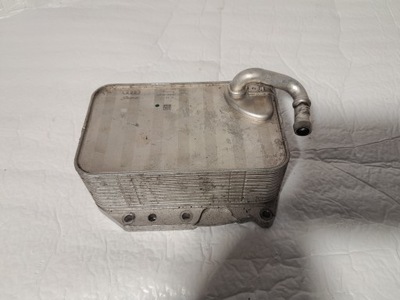 Audi a4 b9 радиатор масла 059117015k фото №1