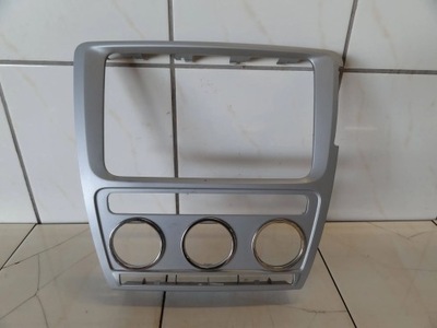 Skoda octavia ii 08 rs корпус рамка панель радио 1z0858069 фото №1