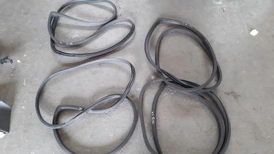 Hyundai santa fe iii 2013- прокладка кузовная отверстие дверь задняя задняя фото №1