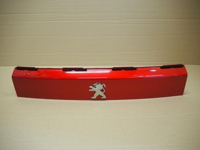 Накладка молдинг крышки багажника peugeot 2008 ii фото №1