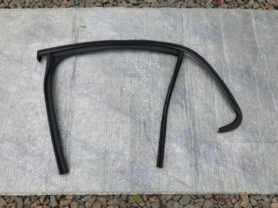 Skoda octavia 3 левая прокладка дверь задняя 12- фото №1