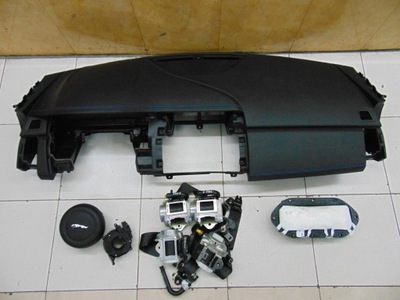 Панель приладів консоль подушка безпеки jaguar e pace фото №1