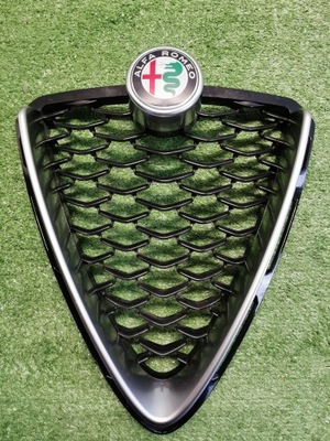 Alfa romeo stelvio 16- решітка радіатора b.ładny решітка радіатора перед 156158817 фото №1