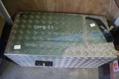 Скло двері лівий задня комплект fiat brava ii фото №1