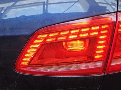 Лампа задняя правая vw passat b7 kombi kalpy led 10-14 фото №1