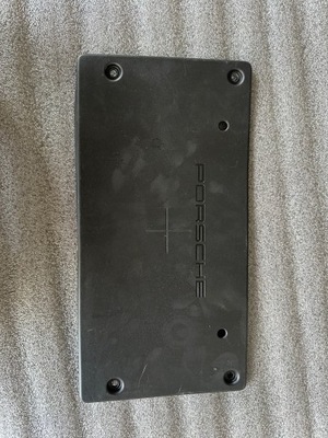 Porsche macan основание номерного знака 95b807287ba.... фото №1