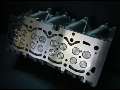 Головка 2,0 hdi citroen c4 c5 ds3 ds4 ds5 picasso фото №1