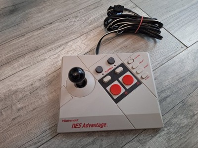 KONTROLER PAD NINTENDO NES Advantage