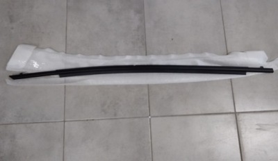 Оригинальный номер mazda 3 молдинг podokienna bjs750640b фото №1