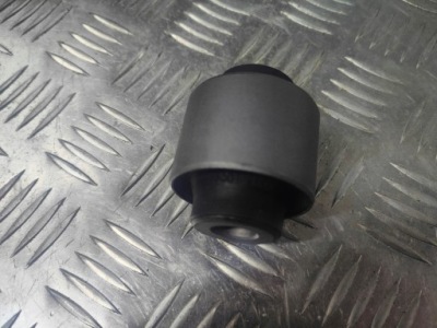 Genesis coupe втулка резиновый элемент рычага передний перед фото №1