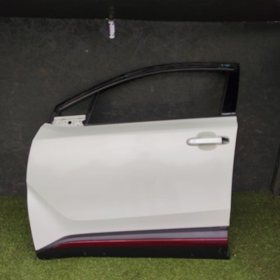 Toyota chr c-hr дверь передние левая 070 фото №1