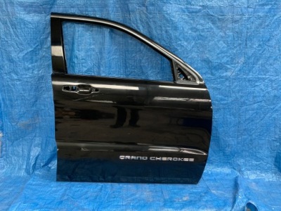 Jeep grand cherokee wk2 правое передние дверь фото №1