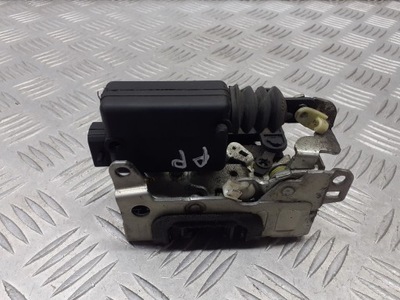 Замок двері центральний правий перед dacia sandero 1.4 x фото №1