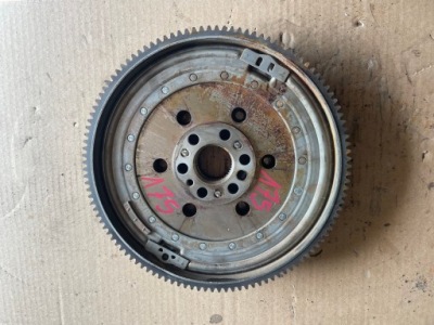 Bmw m2 m3 m4 колесо двомасовий зчеплення 228382902 фото №1