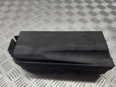 Коробка запобіжників opel vectra c 1.8 13241892 фото №1