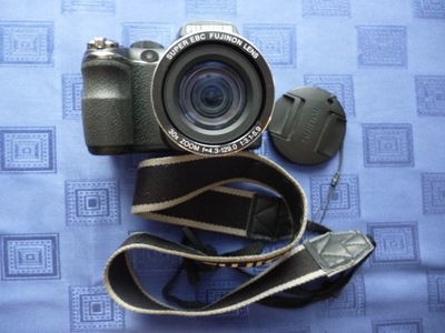 Fujifilm FinePix S4000 30*zoom w bardzo dobrym stanie