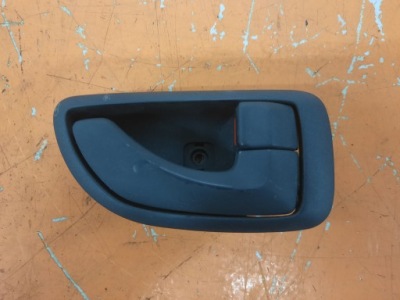 Hyundai santa fe i 00-04 ручка внутренняя правая задняя 8282128000 фото №1