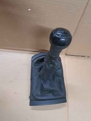 Peugeot partner iii 08- чехол переключения передач фото №1