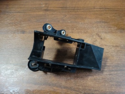 Кронштейн ассистент правый porsche panamera 971 1 фото №1