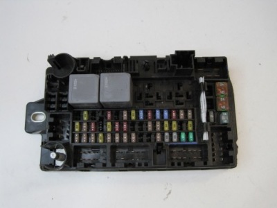 Модуль коробка предохранителей bsi land rover discovery m8d2-14a073-ba фото №1