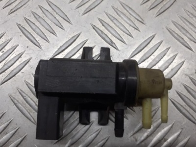 Клапан вакууму vw passat b6 2.0 tdi 1k0906627 фото №1