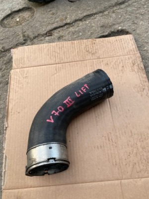Труба шланг интеркулер v70 iii lift 2.0 d фото №1