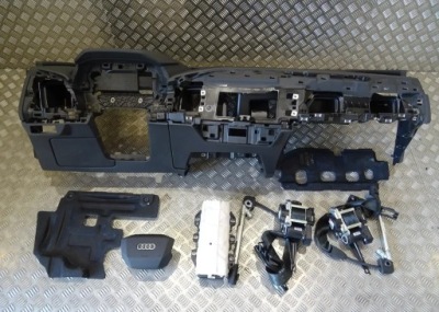 Audi q4 e-tron 2022 консоль панель приладів подушки безпеки ремені комплект фото №1