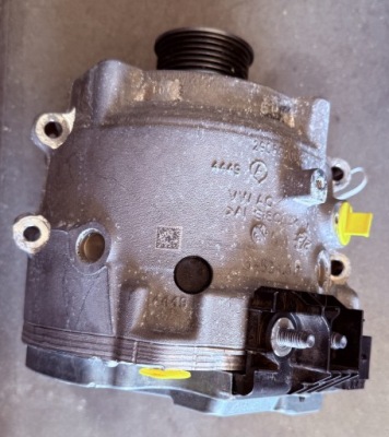 Генератор audi a8 a6 4n0903028r..... фото №1