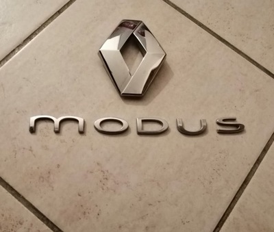 EMBLEMA INSIGNIA DE TAPA PARTE TRASERA RENAULT MODUS RESTYLING 08-  