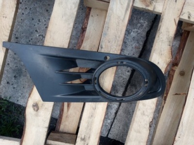 Решітка протитуманної фари vw golf vi 5k0853666 права фото №1