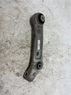 Bmw g30 g31 важіль нижній правий 6861182 фото №1