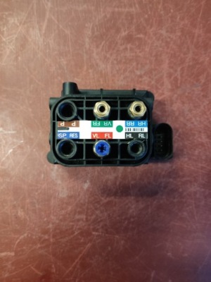 Клапан распределитель подвеска audi a6 s6 4h0616013 фото №1