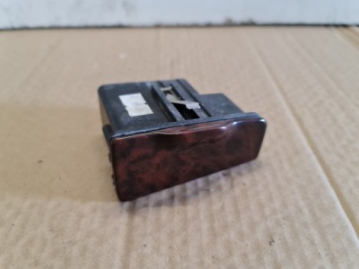 Пепельница правый задняя audi a8 d2 4d0857406b фото №1