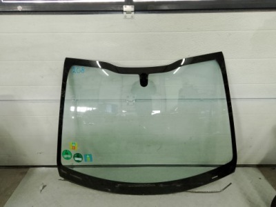 Peugeot 208 3d i 1.2vti 2013 скло лобове передня фото №1