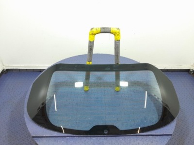 Mazda 3 iv bp 19- hb стекло задняя фото №1