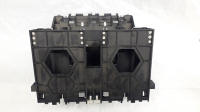 Audi a3 8p рамка радіо каркас корпус консоль 8p0858005b фото №1