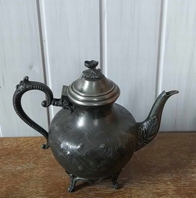 Stary Dzbanek Sygnowany